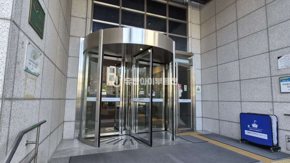 서울 서대문구 충정로3가 충정로역 국민연금 사옥, 전용 70평 사무실 임대 월세 매물번호 11015 사진 2