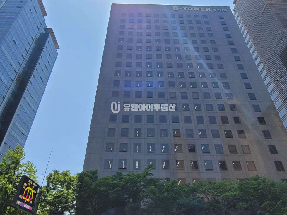 서울 종로구 신문로1가 광화문 에스타워 전용 106평 사무실 임대 월세 매물번호 11033 사진 1