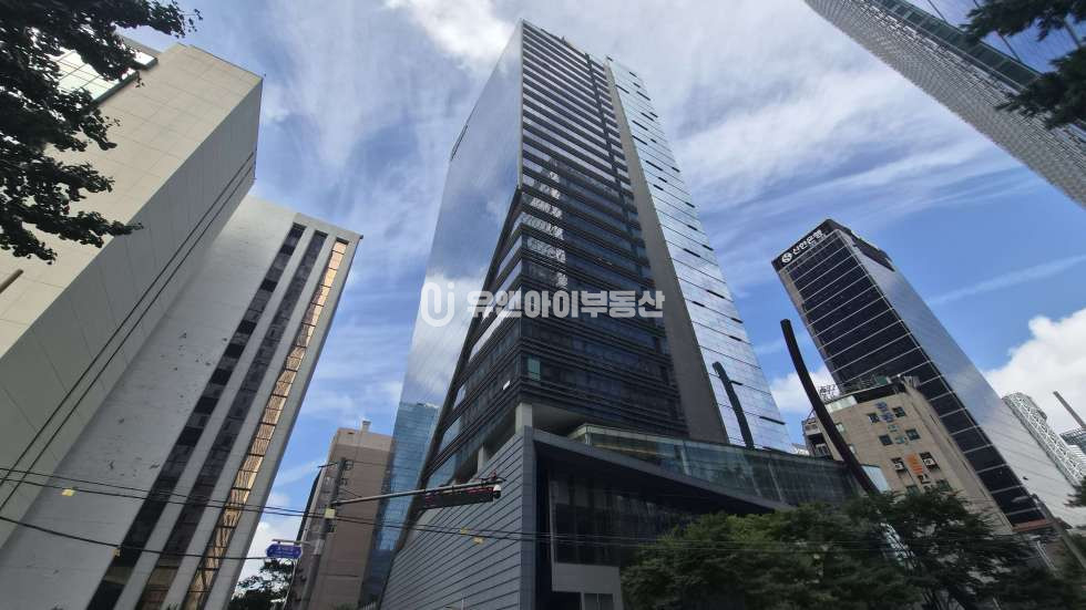 서울 중구 수하동 을지로입구역 연결, 페럼타워 사무실 월세 매물번호 11036 사진 1