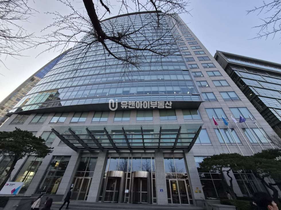 서울 종로구 신문로1가 흥국생명 빌딩170평 사무실 임대 월세 매물번호 11240 사진 1