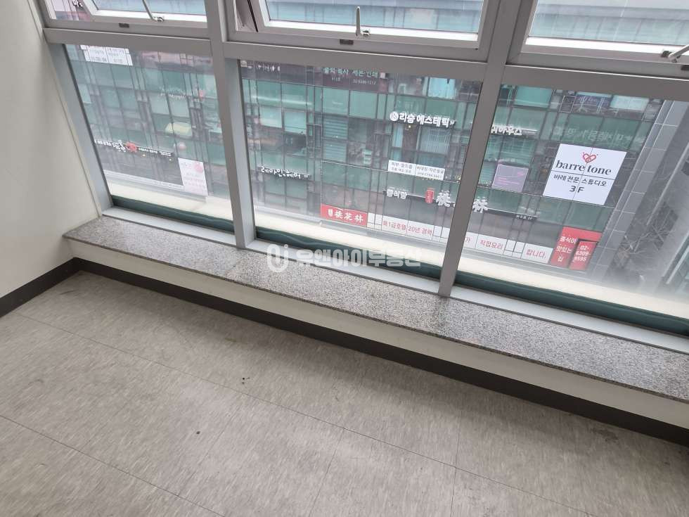 서울 강서구 마곡동 마곡역 역세권 파인스퀘어 전용11 발코니 별도 임대 월세 매물번호 11715 사진 2