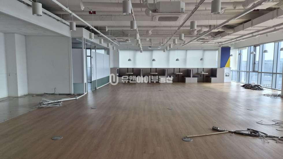 서울 강서구 마곡동 12층동 마곡 쿠쿠빌딩 , 전용231평 탁 트인 공항대로 뷰 월세 매물번호 12294 사진 4