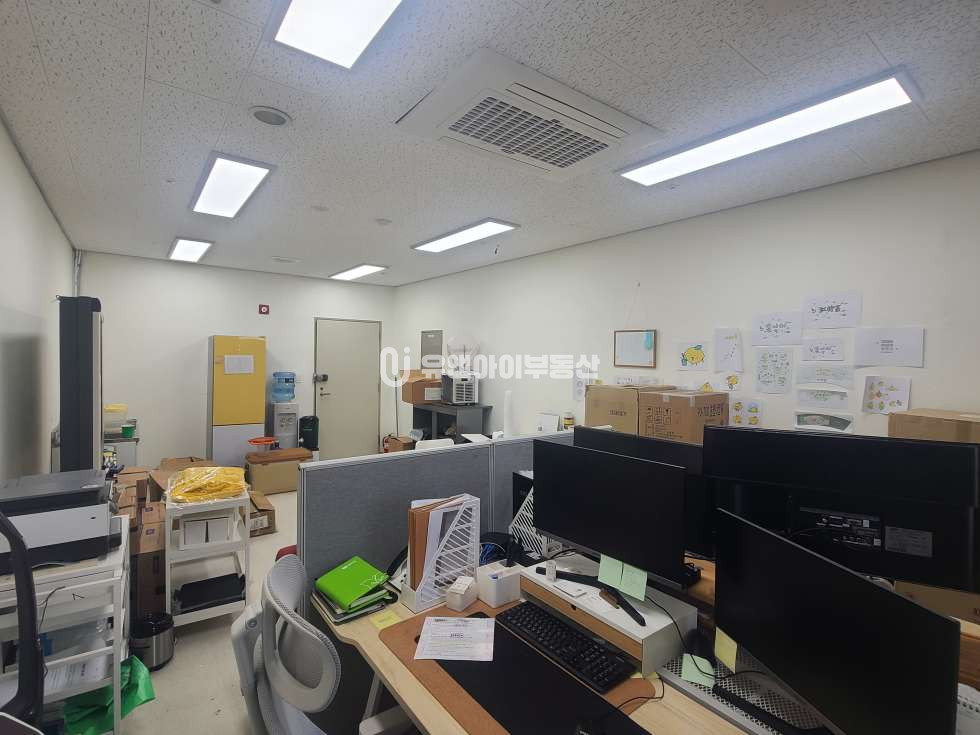 서울 강서구 마곡동 광고 외 찾으시는 조건 다 보여드립니다. 10.4p 사무실 월세 매물번호 12300 사진 2