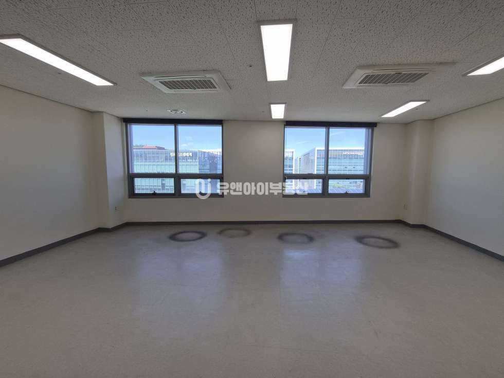서울 강서구 마곡동 발산역 15평 , 탁 트인 뷰, 즉시입주 가능함 월세 매물번호 12193 사진 1