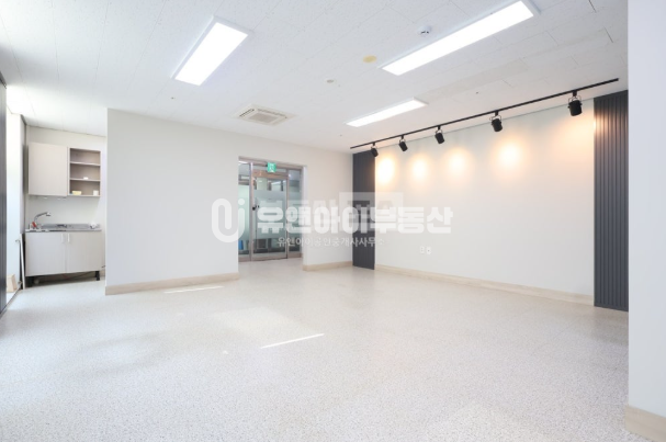 서울 강서구 마곡동 (퀸즈9)룸 인테리어, 코너, 고정주차 1대, 추가주차 가능 월세 매물번호 11914 사진 1