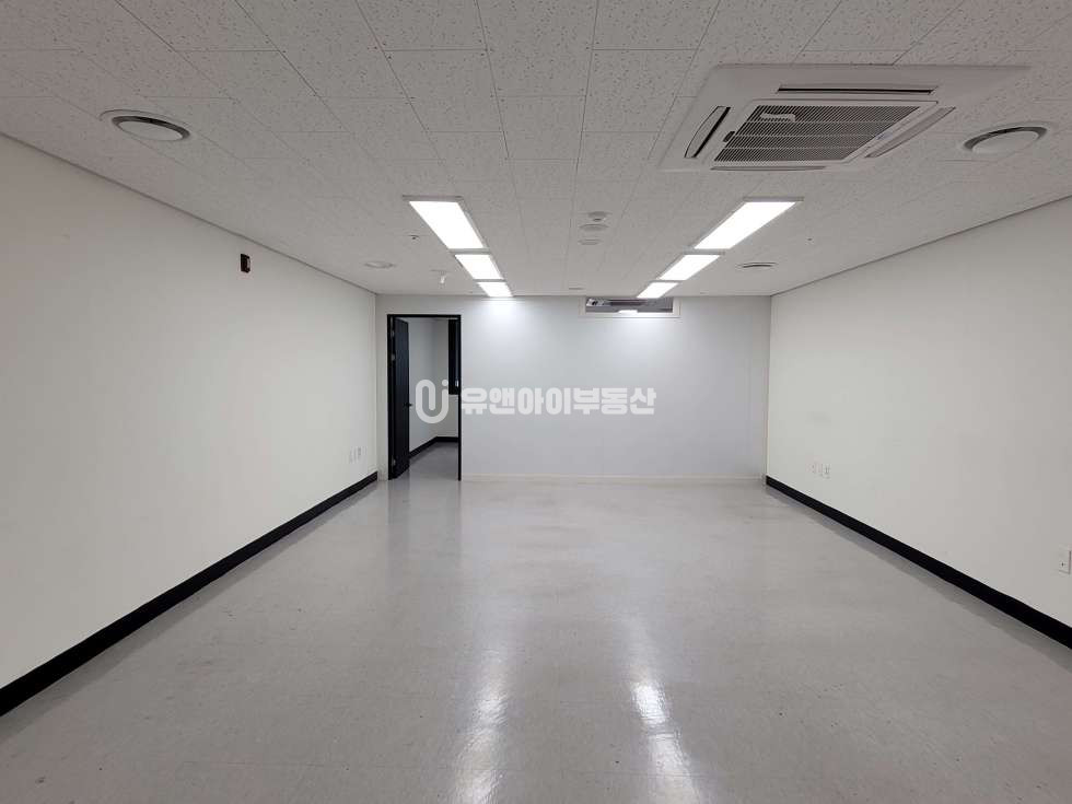 서울 강서구 마곡동 발산역 18평 룸 인테리어 사무실 월세 매물번호 10026 사진 1
