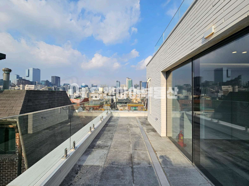 서울 강남구 역삼동 내외부 최신 깔끔한 화이트톤 디자인, 고급 마감재 매매 매물번호 10637 사진 3